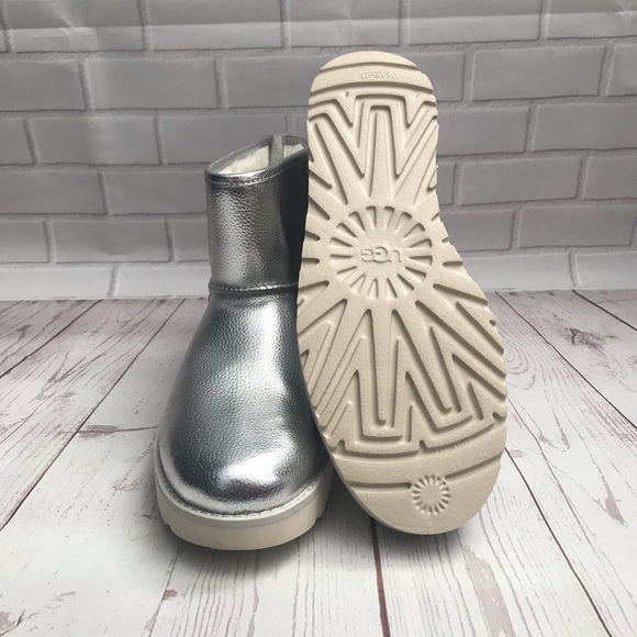 UGG Classic Mini Metallic Ankle Boots in Silver - Picture 4 of 6